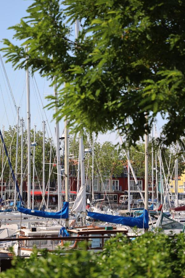 Un Hotel sur le Port La Rochelle  Extérieur photo